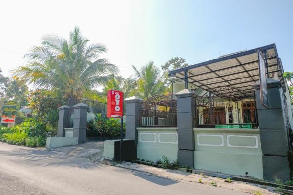 Griya Kinanthi Family by OYO Rooms, Κράτηση Ξενοδοχείο Kediri East Java