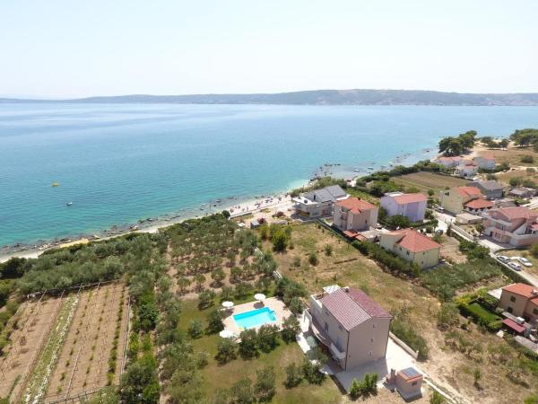 Family friendly apartments with a swimming pool Kastel Stafilic, Kastela - 12627, Κράτηση Διαμέρισμα Kastel Stafilic Kastela