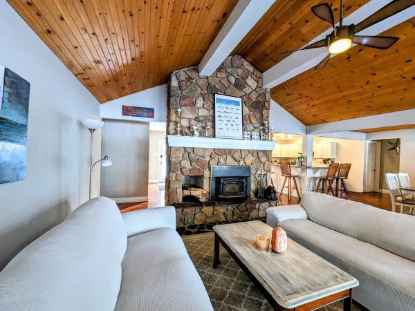 Cozy Escape, Kawarthas Cottage With Sauna, Κράτηση Διακοσστικό σπίτι Buckhorn Kawartha and Northumberland