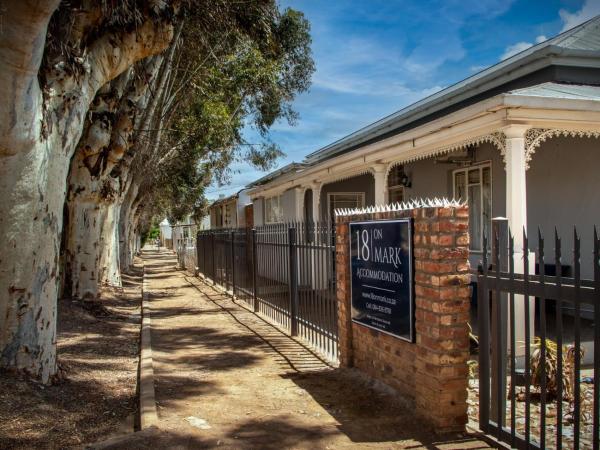 18 on Mark, Κράτηση  Willowmore Eastern Cape