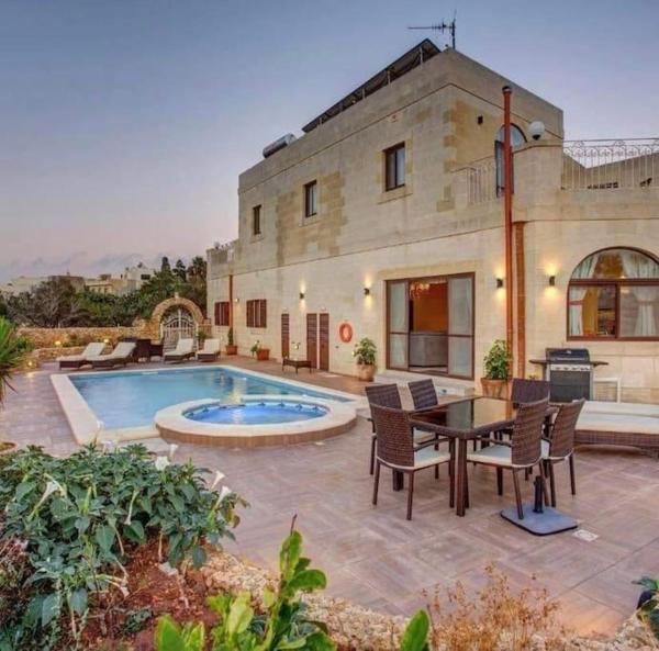 Country Views Villa Victoria, Κράτηση Βίλα Victoria Γκόζο