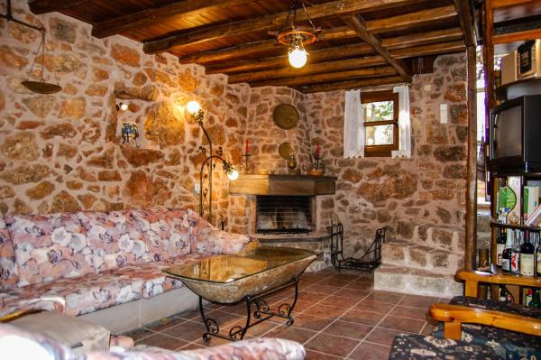 Stone House - Medieval Greek Village, Κράτηση  Αυγώνυμα Χίος