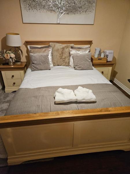 Elite Room at New Forest Village, Κράτηση  Robin Hood West Yorkshire