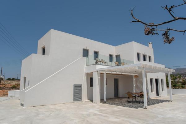 Villa Anastasio, Κράτηση  Κάμπος Πάρος