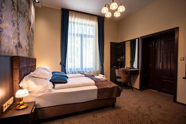 Vöröskő Villa- ALELNÖKI szauna és jakuzzi használattal, Κράτηση  Balatonalmadi Veszprem