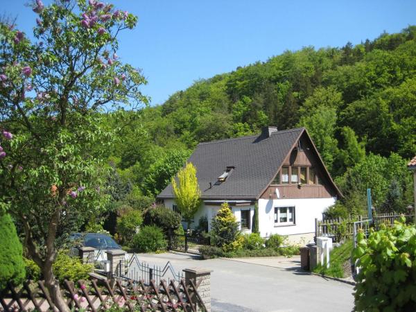 Haus am Waldrand, Κράτηση  Freital Δρέσδη