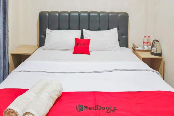 RedDoorz at Guciwan Hotel near Objek Wisata Guci, Κράτηση  Tuwel Central Java