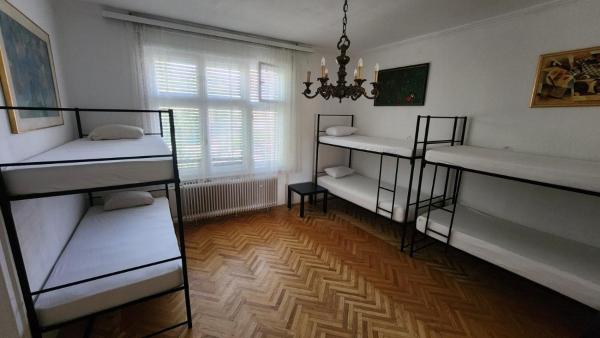 Folks HOME, Κράτηση  Νόβι Σαντ Vojvodina
