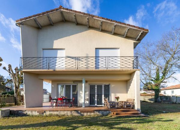 Villa Amistad - centre - parking - jardin - lave linge et vaisselle, Κράτηση  Mont-de-Marsan Landes