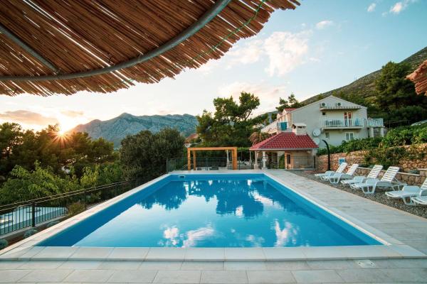 Beachfront Apartments Vala with a swimming pool, Κράτηση Διαμέρισμα Orebic Pelješac