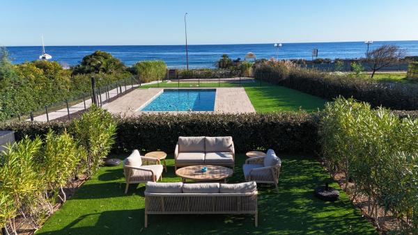 Villa Saphir - Sea view, beach access and pool, Κράτηση  Σαιντ-Μαξίμ Mimosa Road