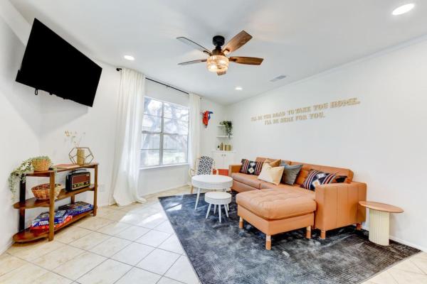 Downtown - Shiner Bungalow at Beer Ranch Project, Κράτηση  Wimberley Texas Hill Country