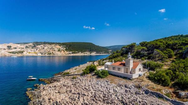 Phenomenal Pucisca Villa Lighthouse St Nicholas 2 Bedrooms Floor Heating, Κράτηση  Pucisca Brac